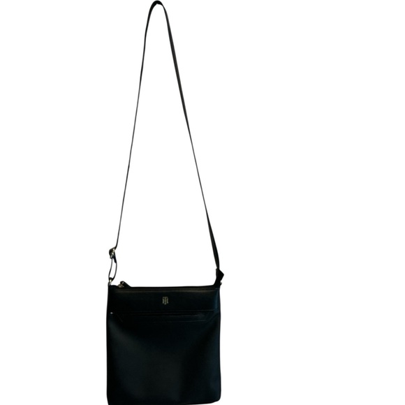 Tommy Hilfiger Elegant Black Crossbody Bag - Picture 3 of 4